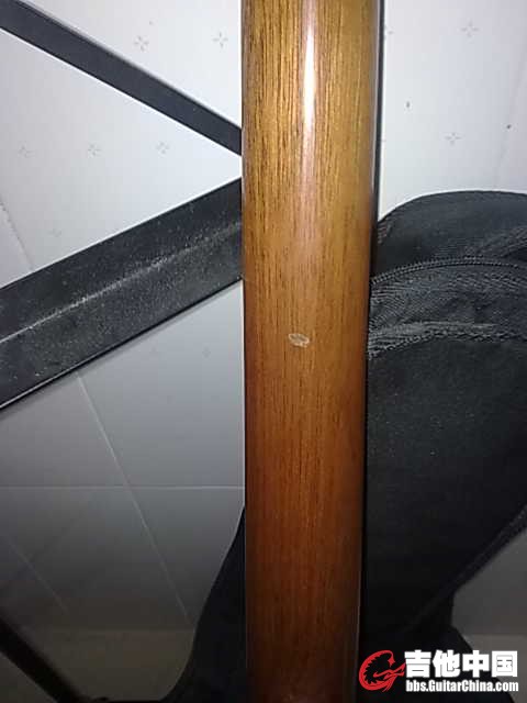 琴颈后小块破漆