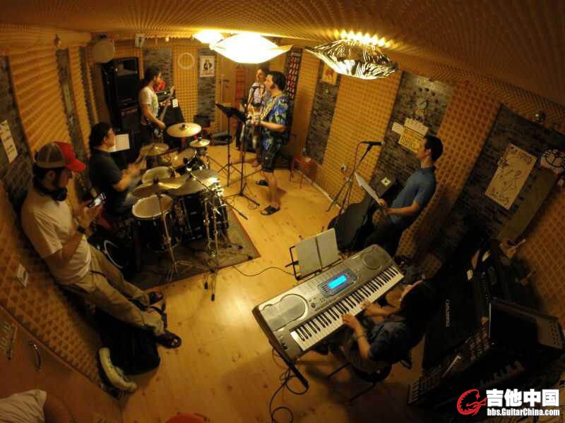 ROOM.JPG