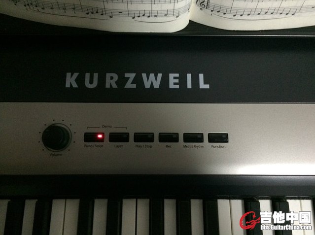 RB{}UNLZ[H1WF~K`92`MJ71.jpg
