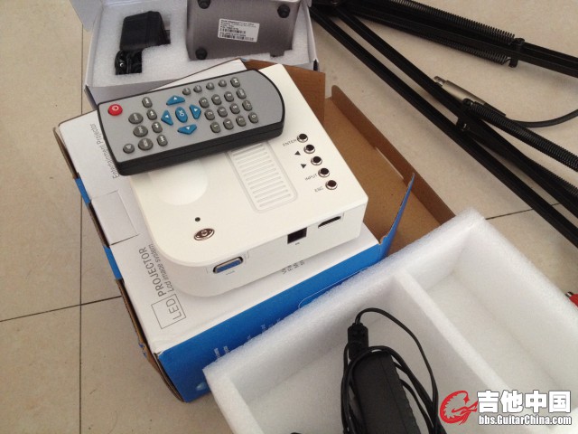 UC28+小投影仪