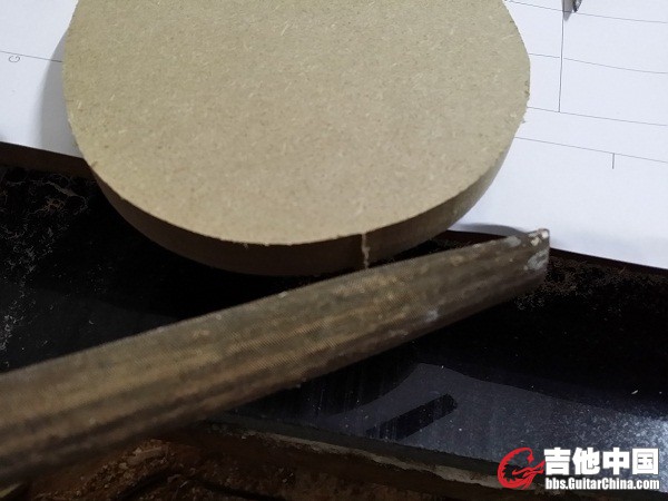 雕刻机雕刻的有棱角的地方磨掉