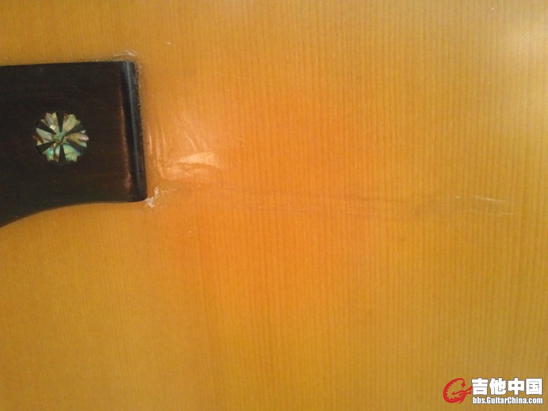 胶水留了面板上