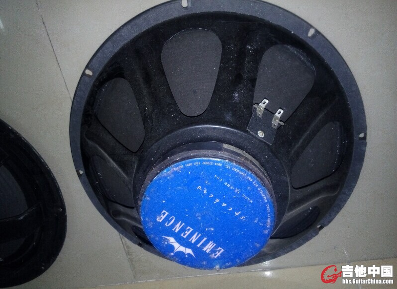 150元，皇冠15寸喇叭，原装无修，纸盆有缝纹，美产，发声正常。