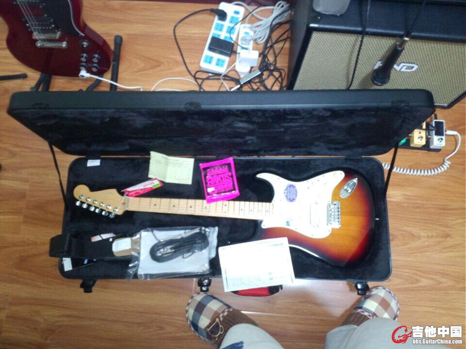 fender够意思送了不少纸~
