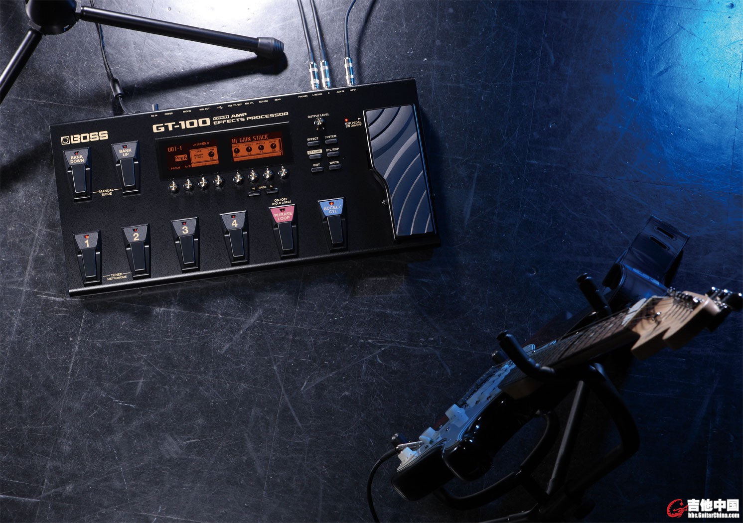 gt-100_stage_gal.jpg