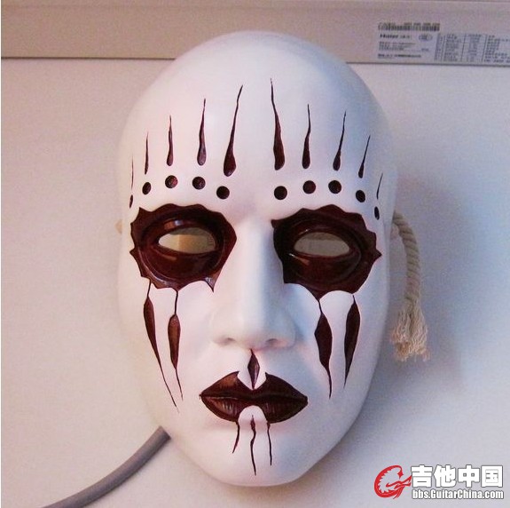 joey-jordison-mask.jpg