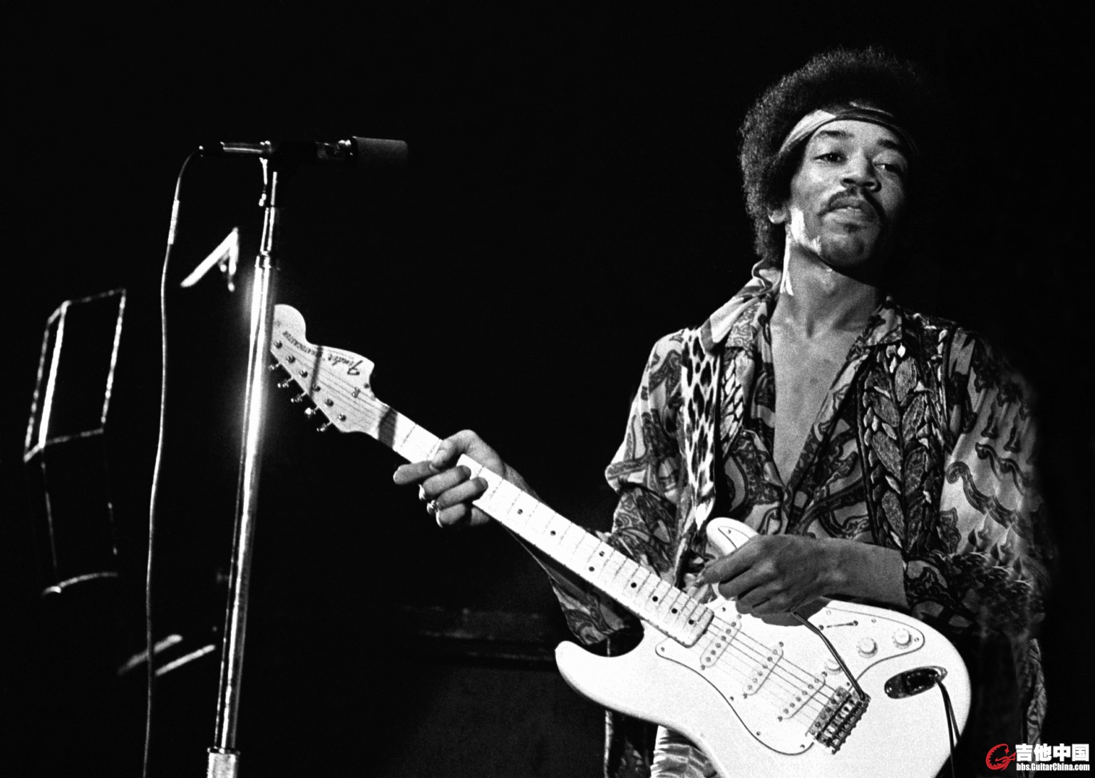 o-JIMI-HENDRIX-facebook.jpg