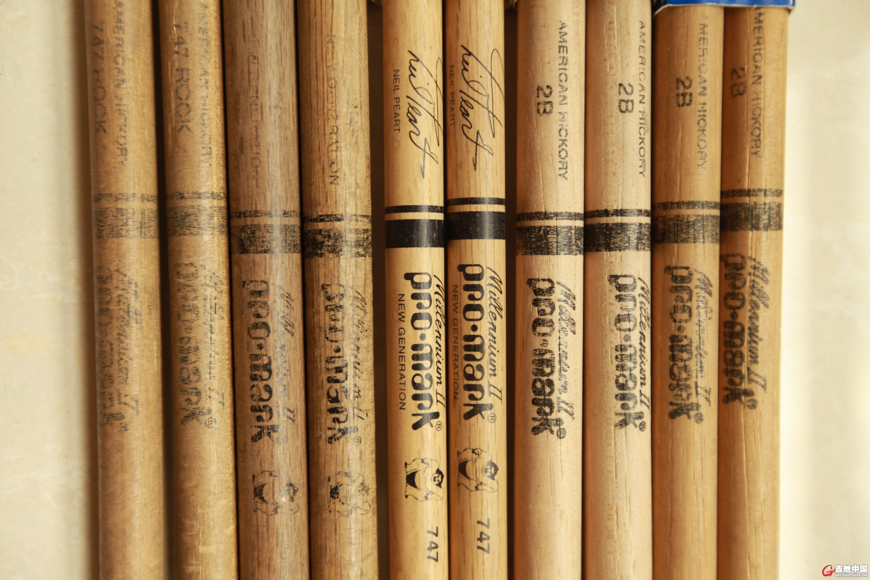 ROCK 747 和 NEIL PEART 签名款