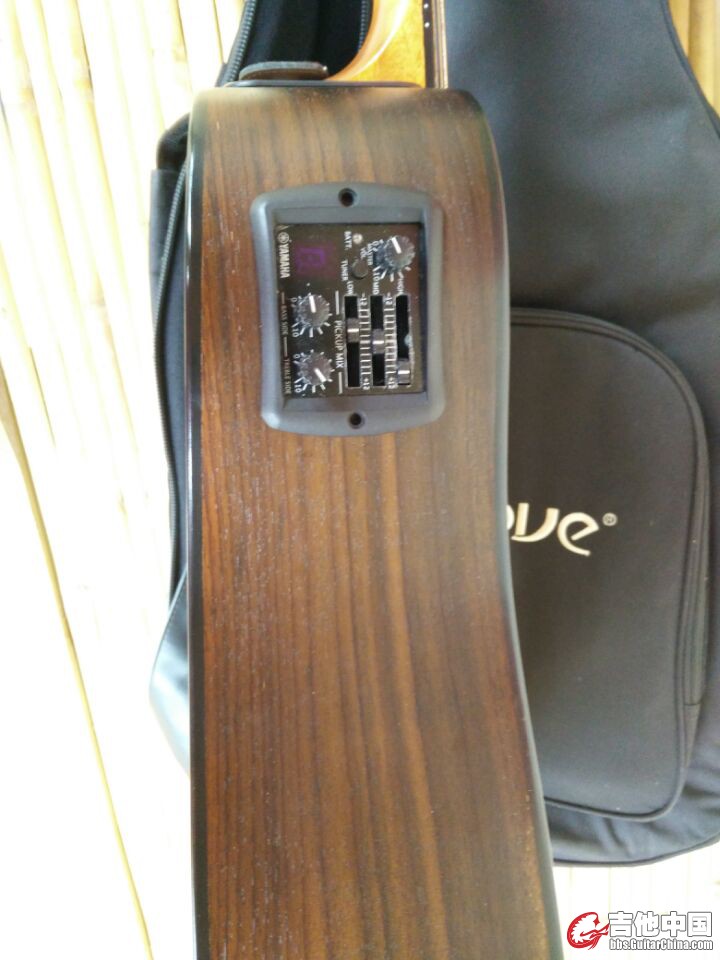 原价1300元的雅马哈双通道拾音器