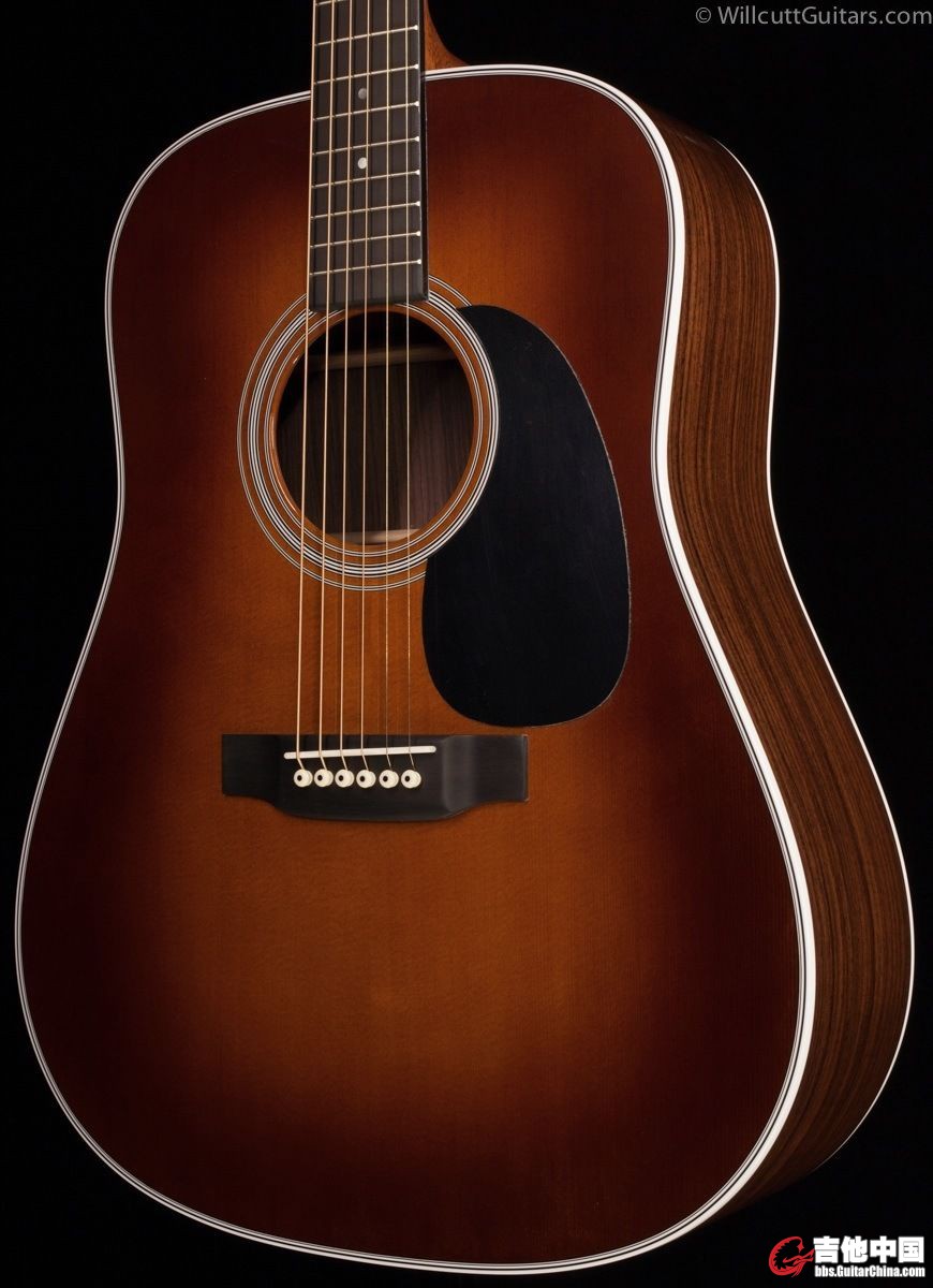 Martin D28 AMBERTONE 