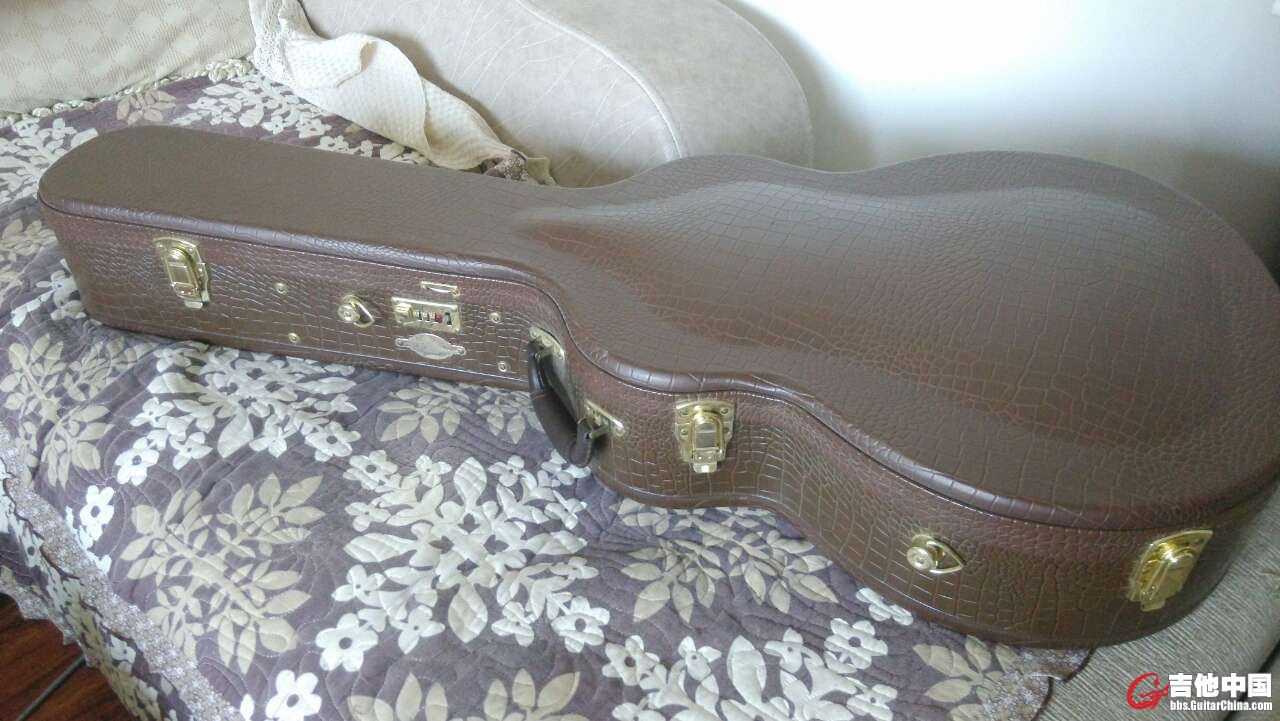 Taylor高级鳄鱼皮U琴合