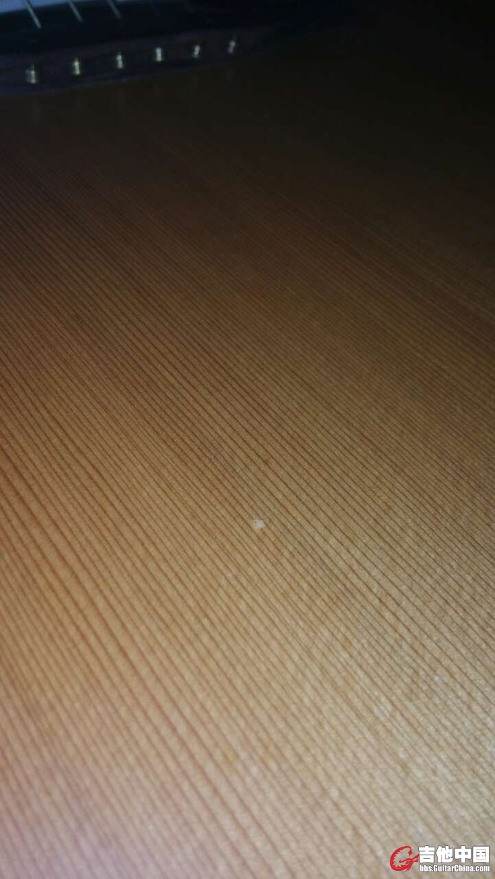 面板的小点，开闪光灯才看得见