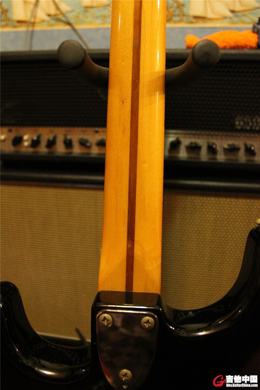 120054fw8n06phhxwn2858.jpg