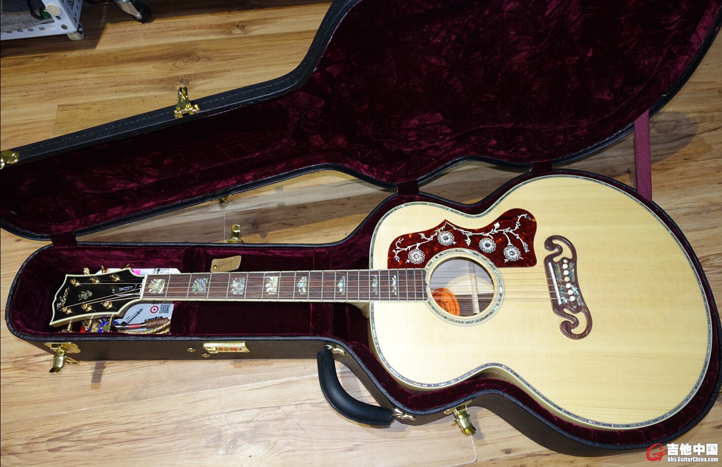 GIBSON SJ-200 Gallery Edition 正