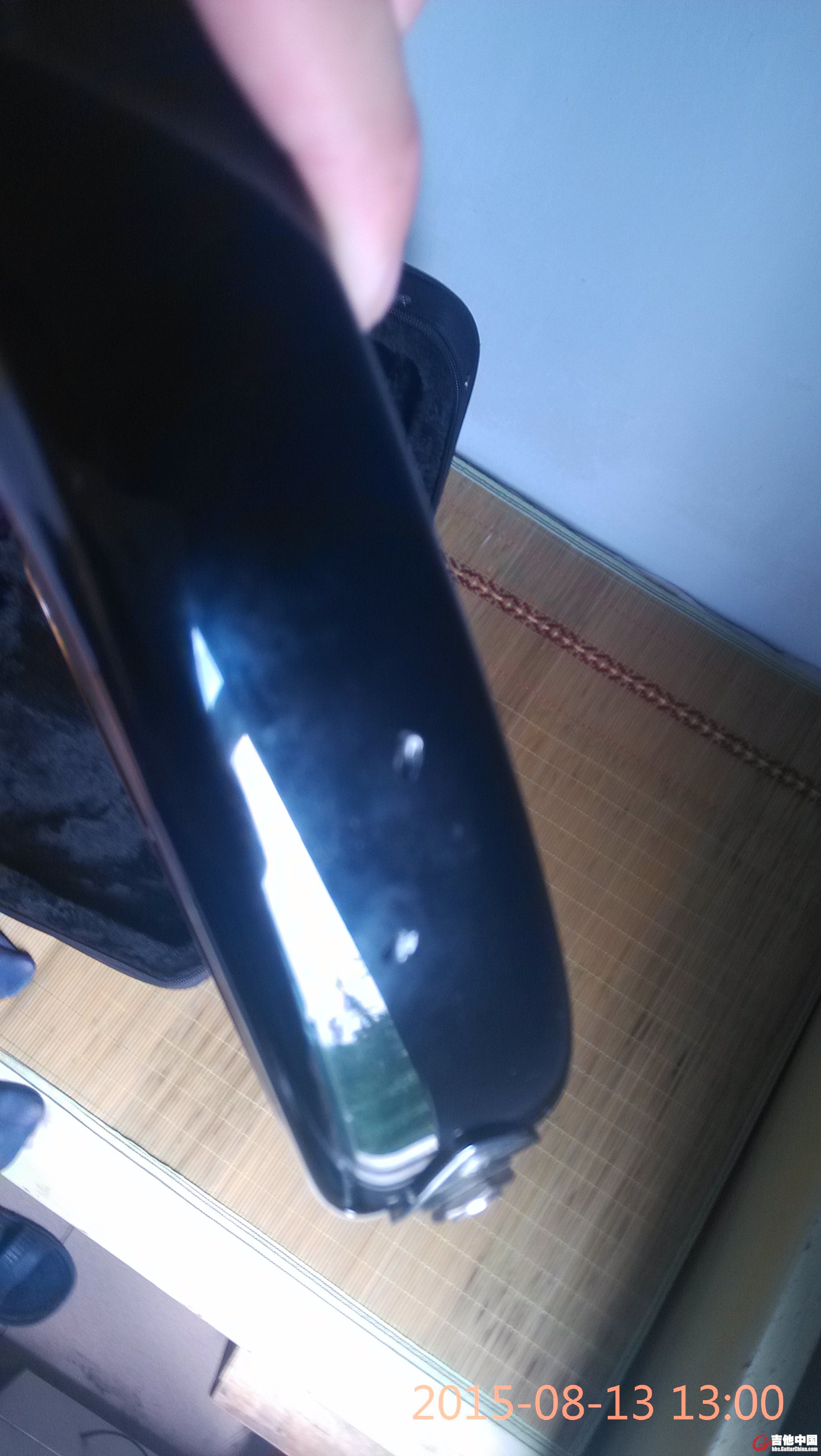 全琴比较明显的两处磕碰，成色党看图