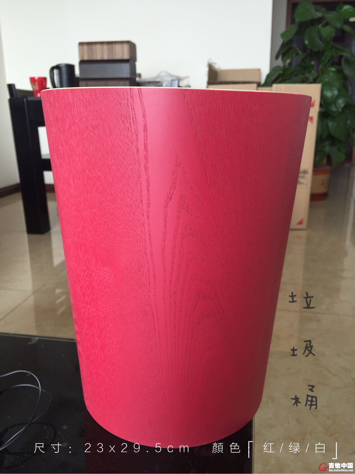 红色垃圾桶2.JPG
