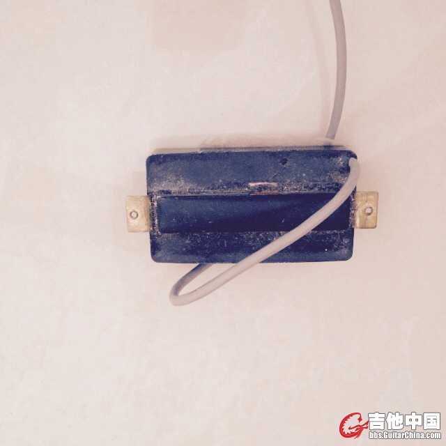 上面有些灰尘