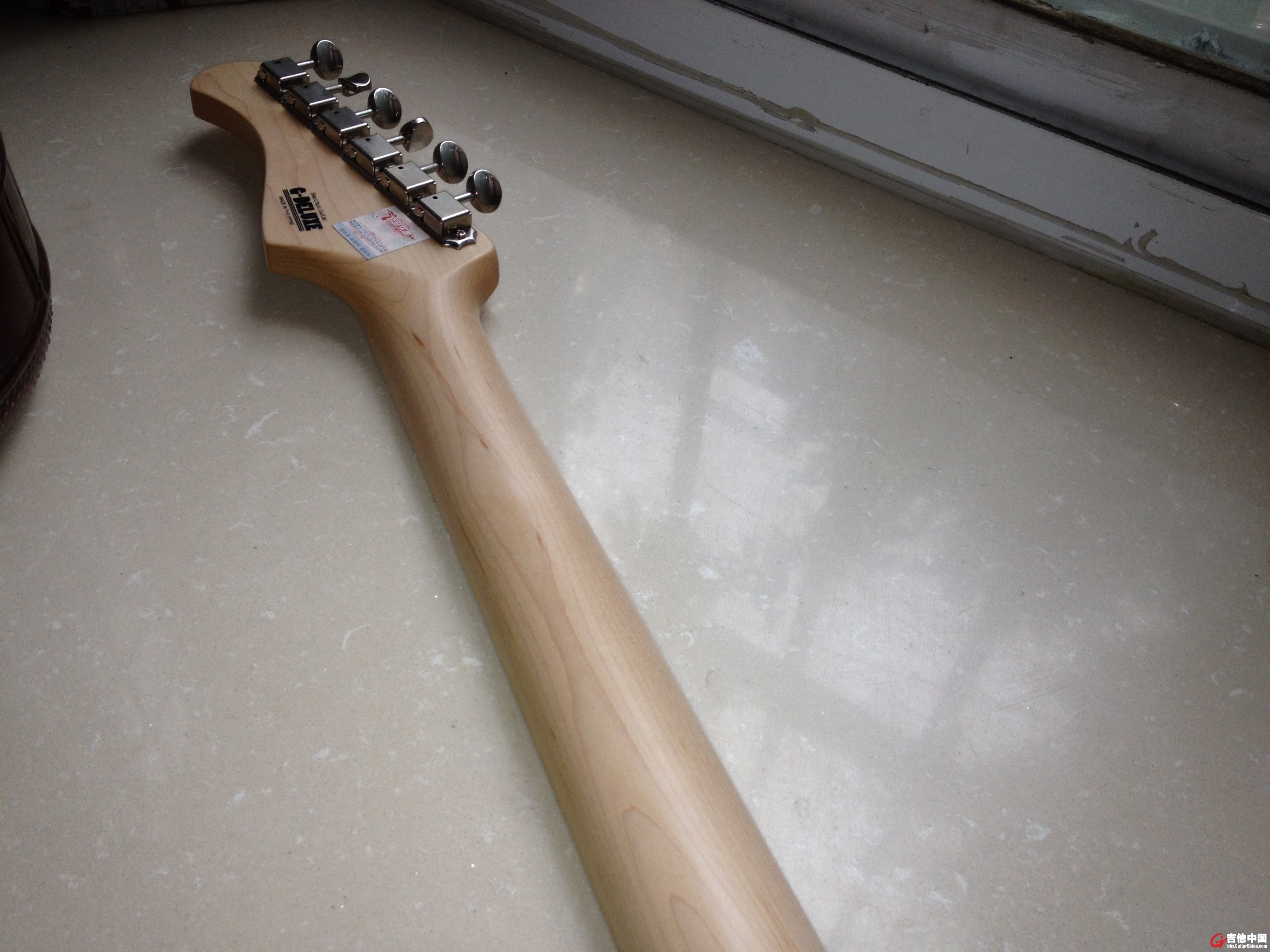 135002wfp052k2phy2lsi2.jpg