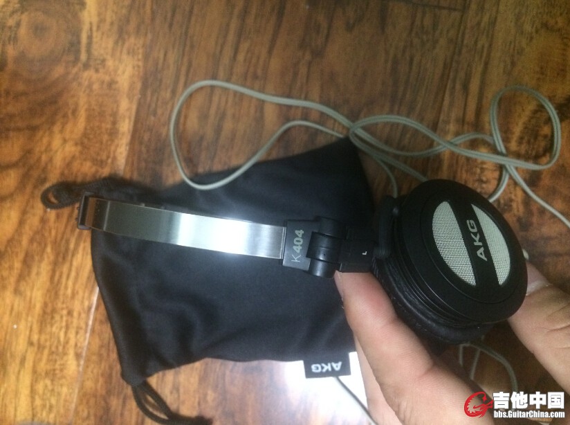 AKG-2.jpg