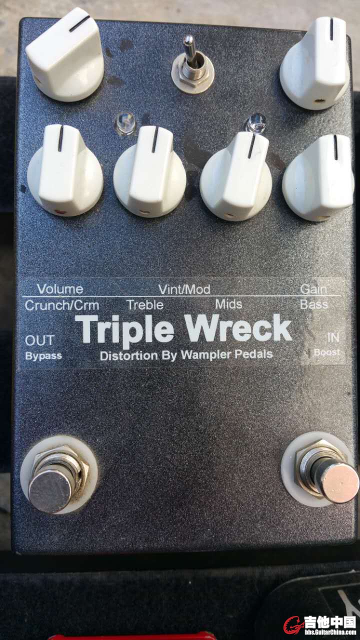 TRIPLE WRECK 失真 1200  8成新带盒说明