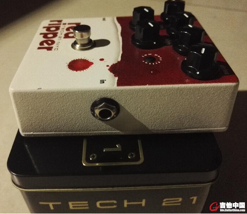 tech21-rr-right.jpg