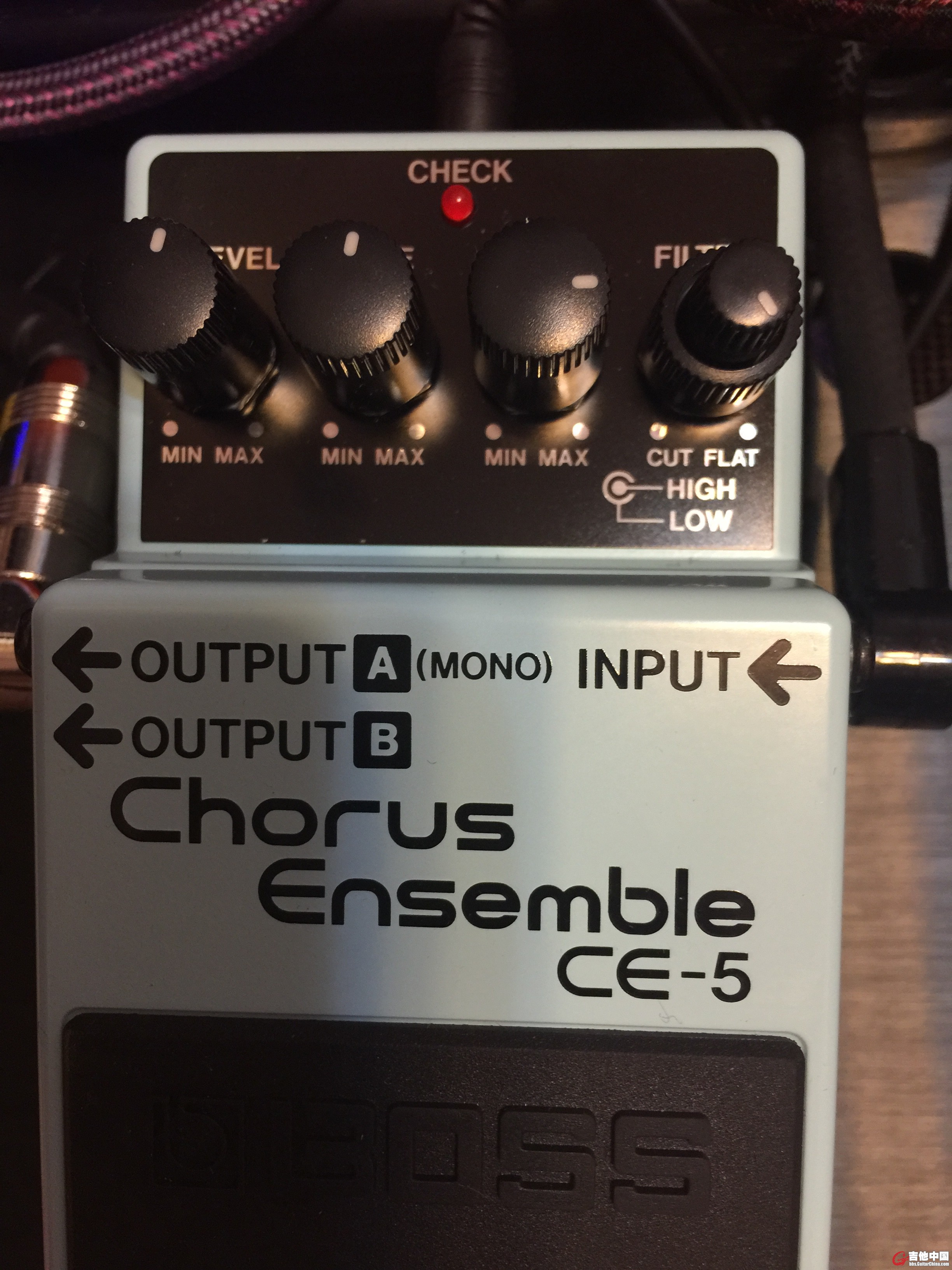 BOSS-CE-5效果器500元.JPG