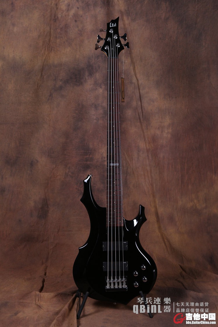 F-105 BLK.jpg