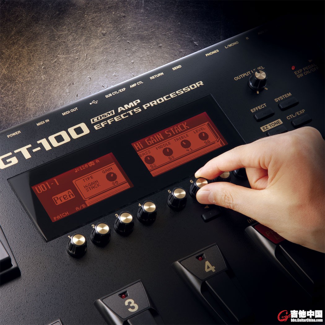 gt-100_knobs_hand_gal.jpg