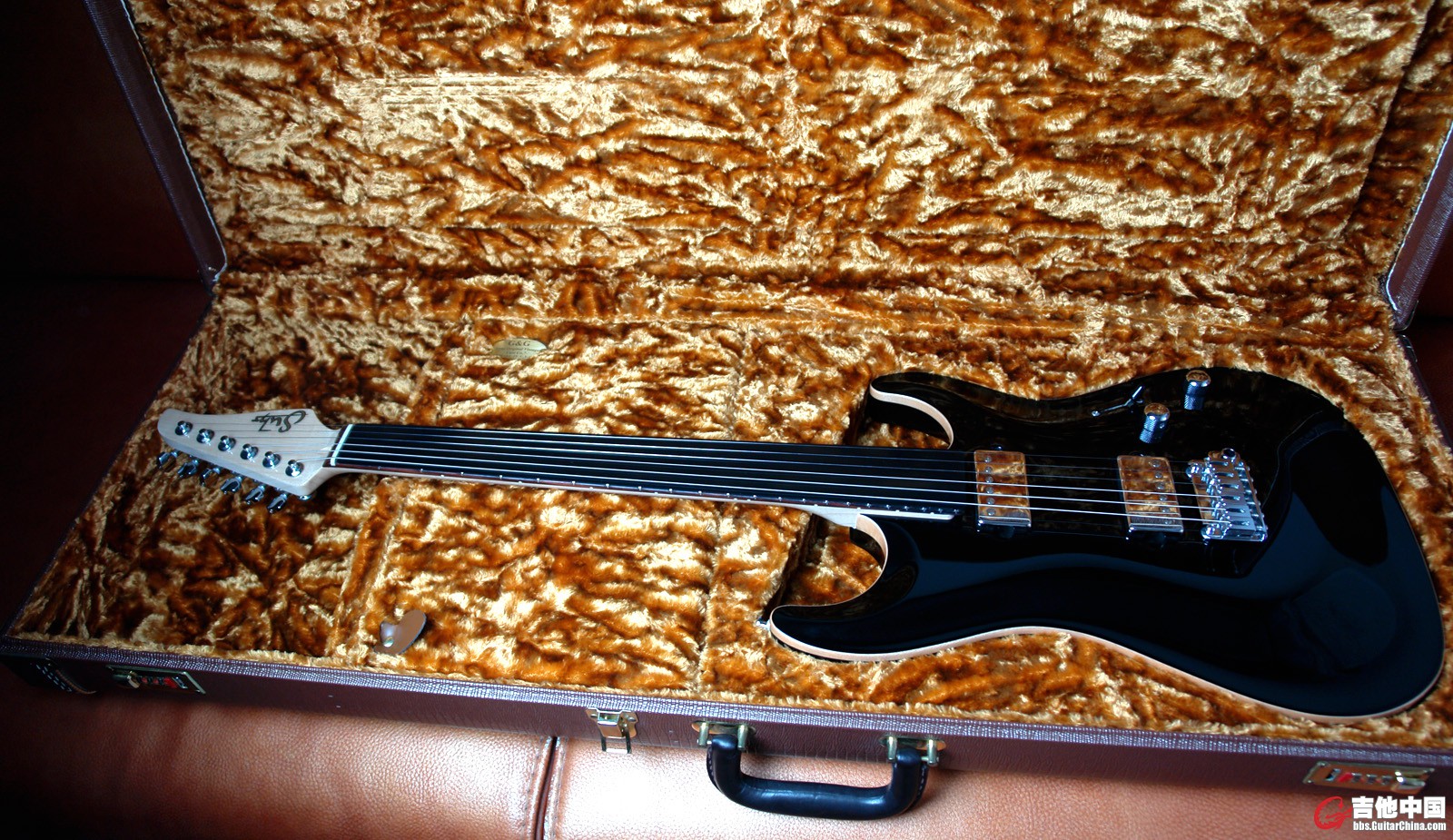 Suhr Carve Top_1.jpg