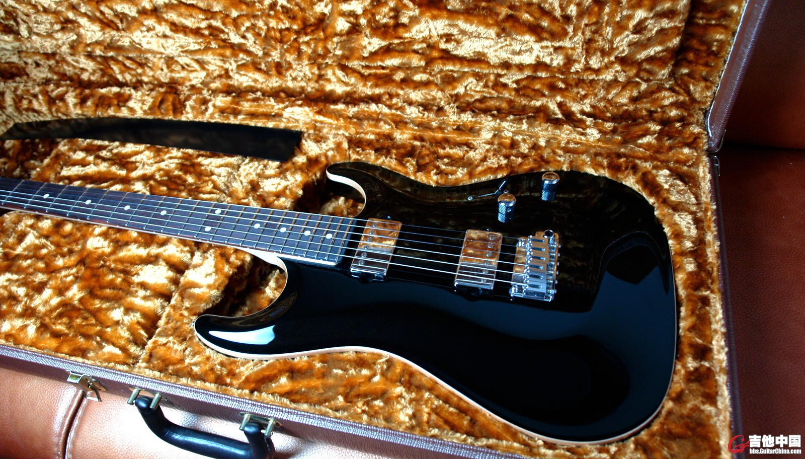 Suhr Carve Top_3.jpg
