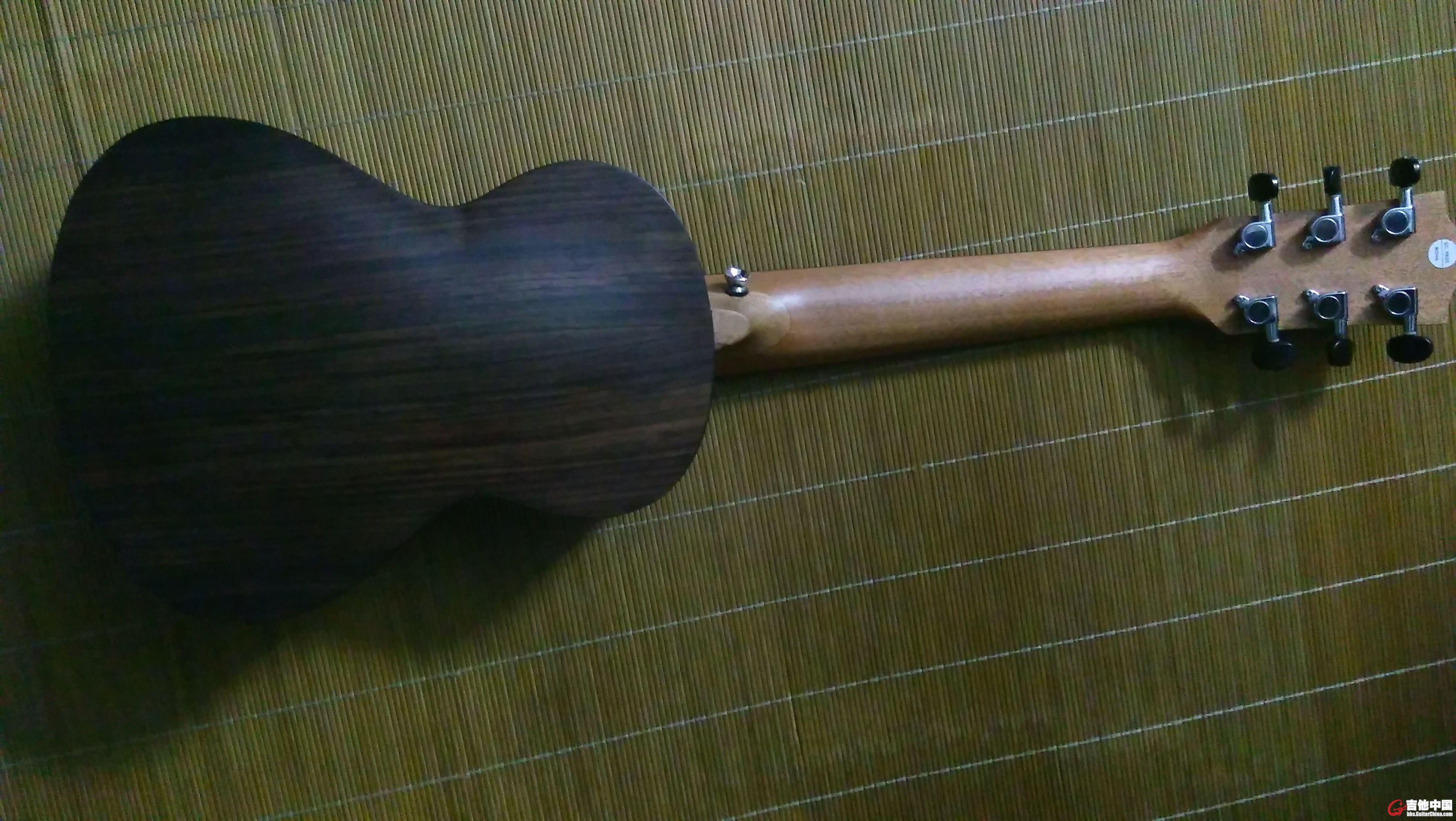 吉他里里背面.jpg