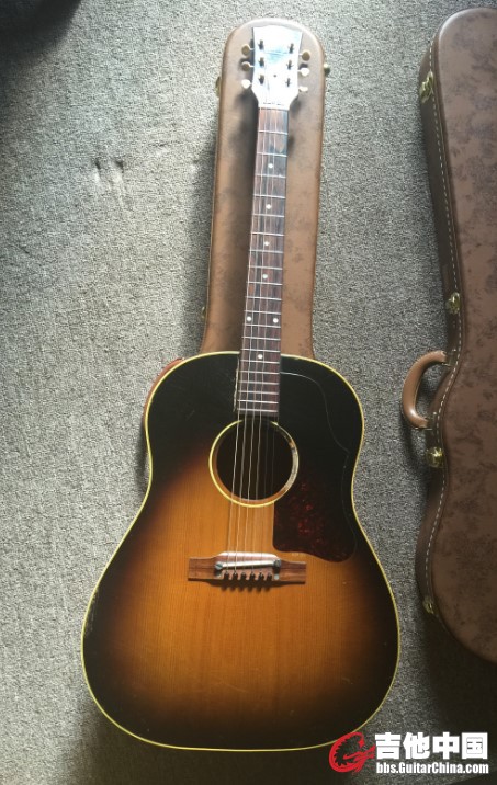 Gibson J45 正面整体.jpg