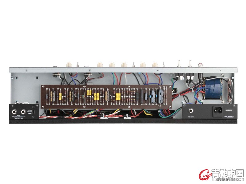 AC30HW_Gallery_800x600_4.jpg