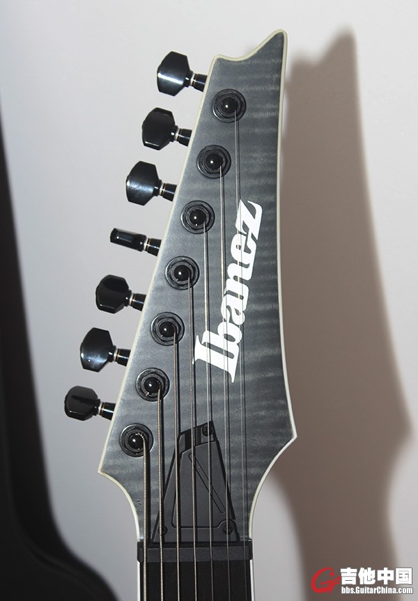 Ibanez03.jpg
