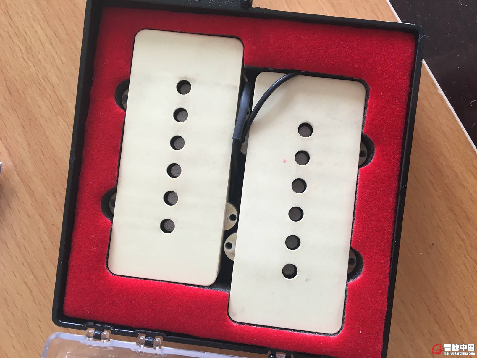 日分 jazzmaster拾音器 350元 7新，使用时间很长，盖子已经天然relic,非常好看，没有任何使用问题。 ...