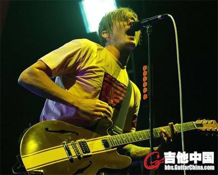 tom-delonge-epi_es333-brown_05.jpg
