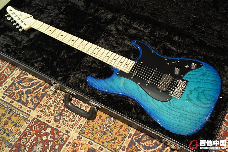 The Classic-Bora to Transparent Blue Burst
