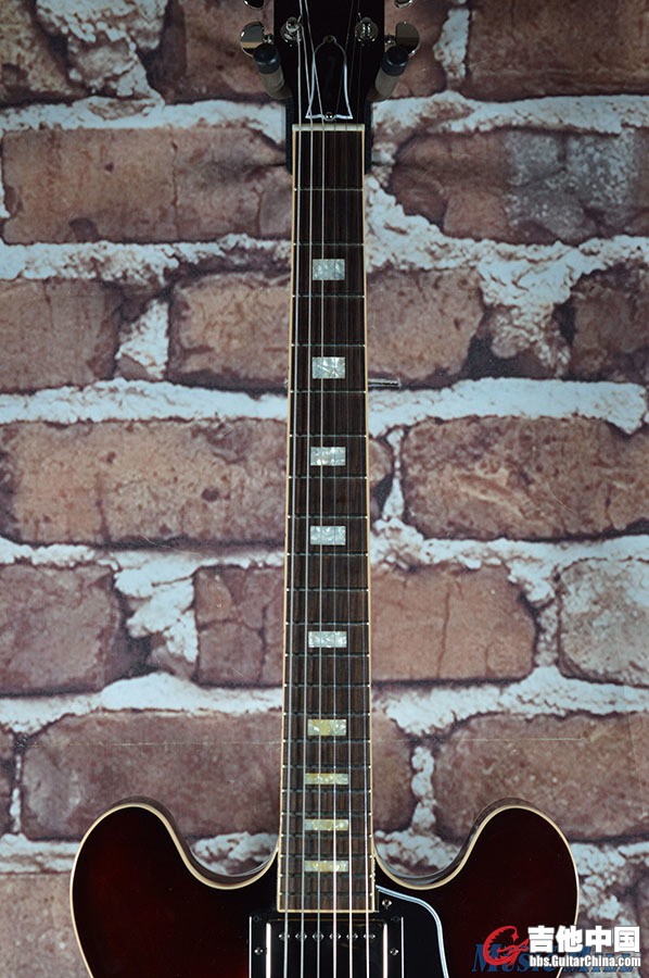 2015_Gibson_1963_ES335_Block_Electric_Guitar_Vintage_Sunburst-002__52456.1477422.jpg