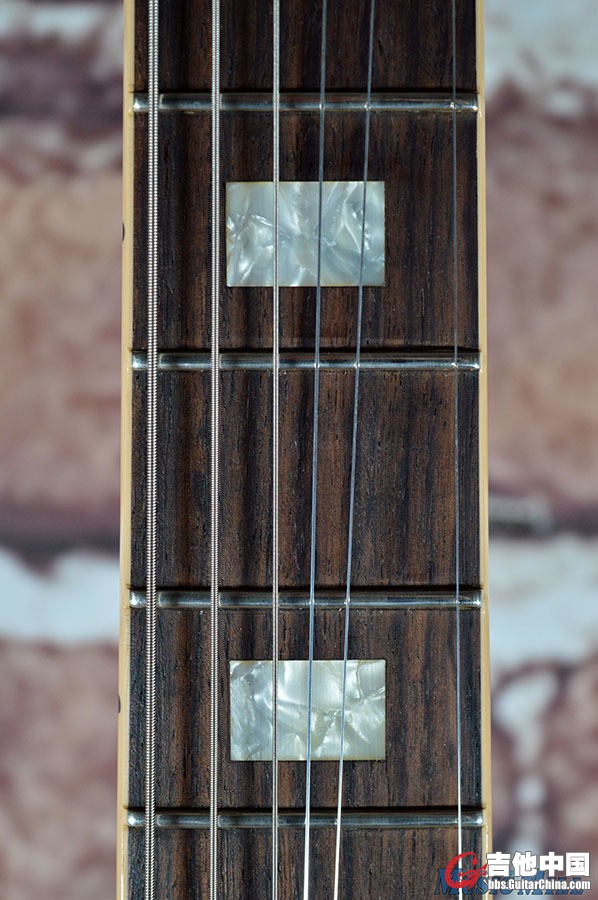 2015_Gibson_1963_ES335_Block_Electric_Guitar_Vintage_Sunburst-004__74835.1477422.jpg