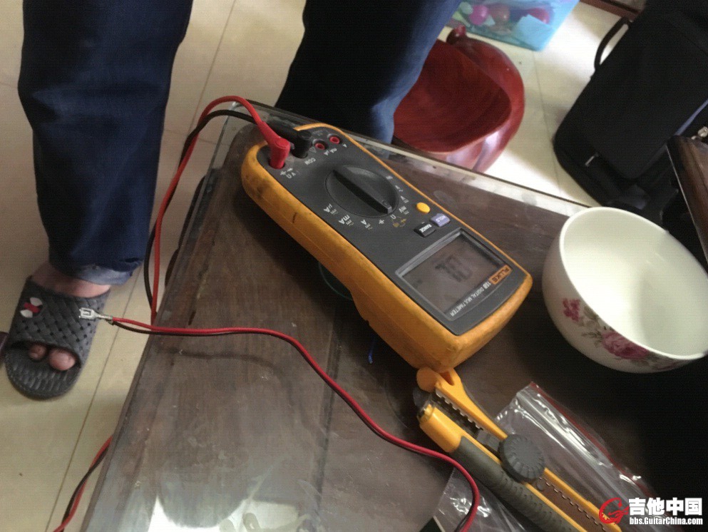 ②买来的开关先用电表试试能不能用，毕竟深水宝买来的东西，还可以用它测量哪根是正负线 ... ... ... ... . ...