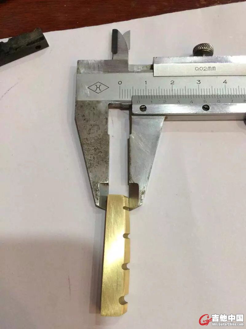 黄铜琴枕