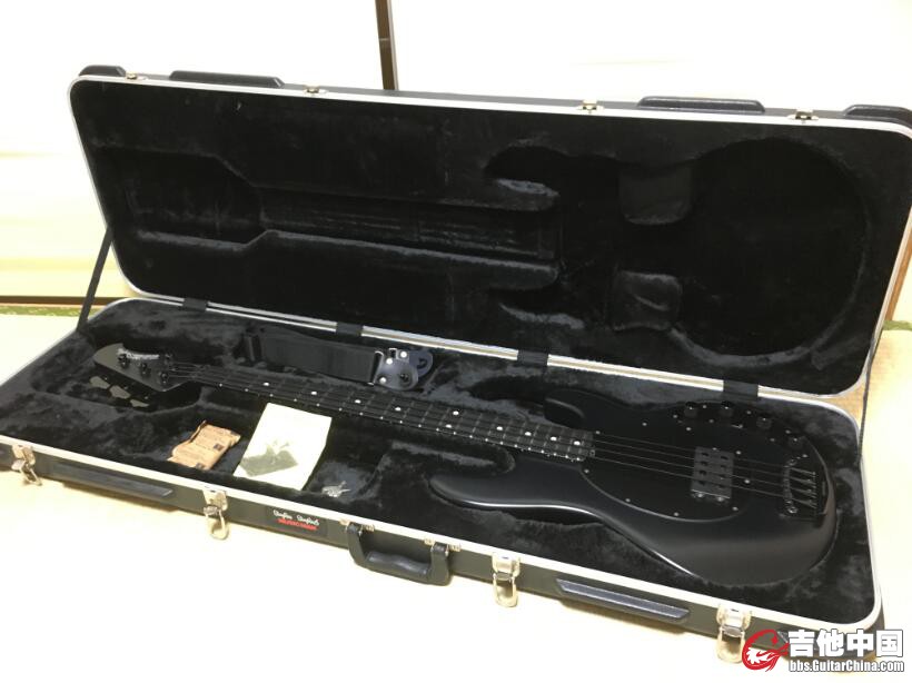 6 MUSIC MAN Sting Ray 4  Stealth Black 9500RMB.jpg
