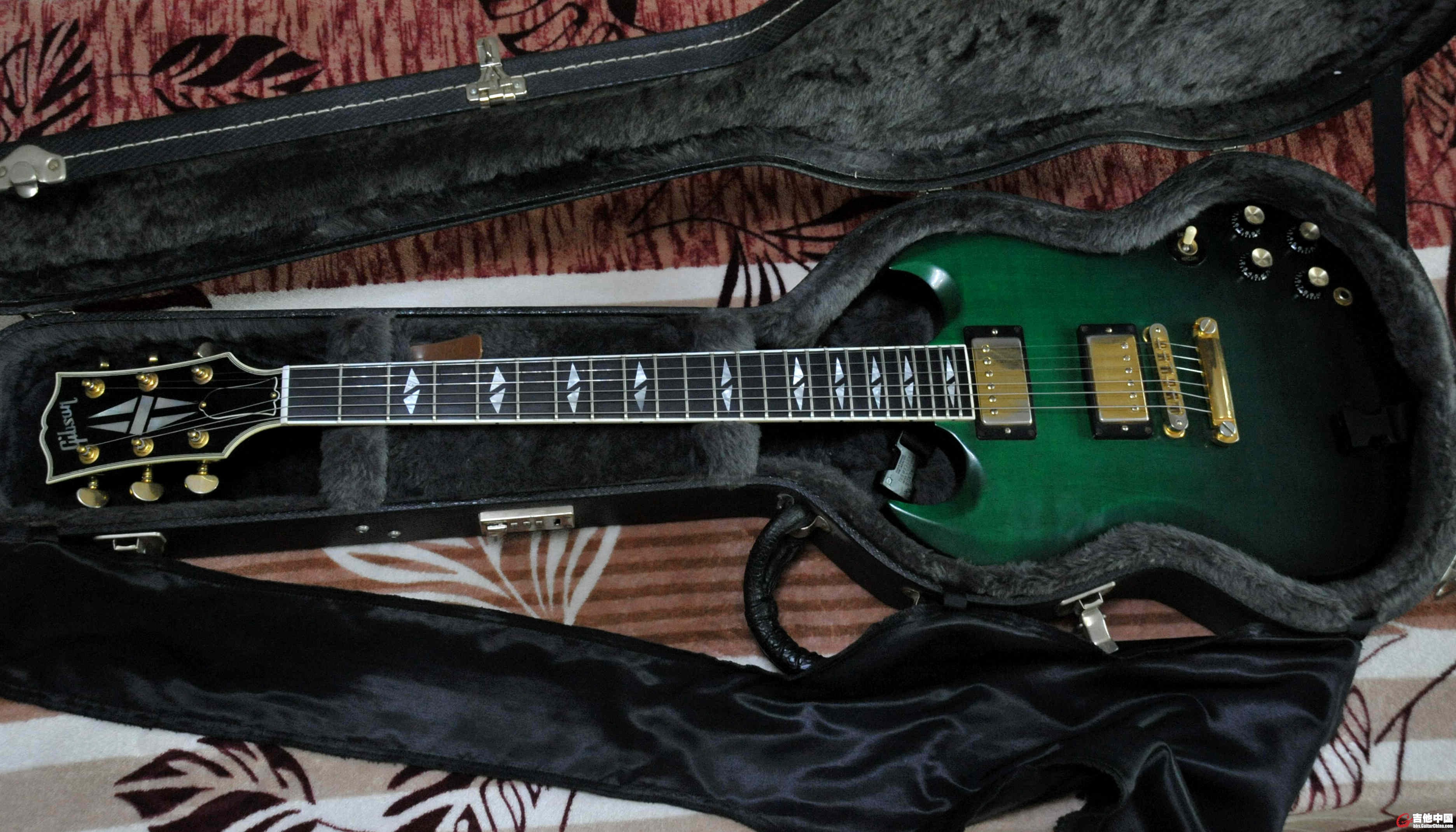 GIBSON-01.jpg