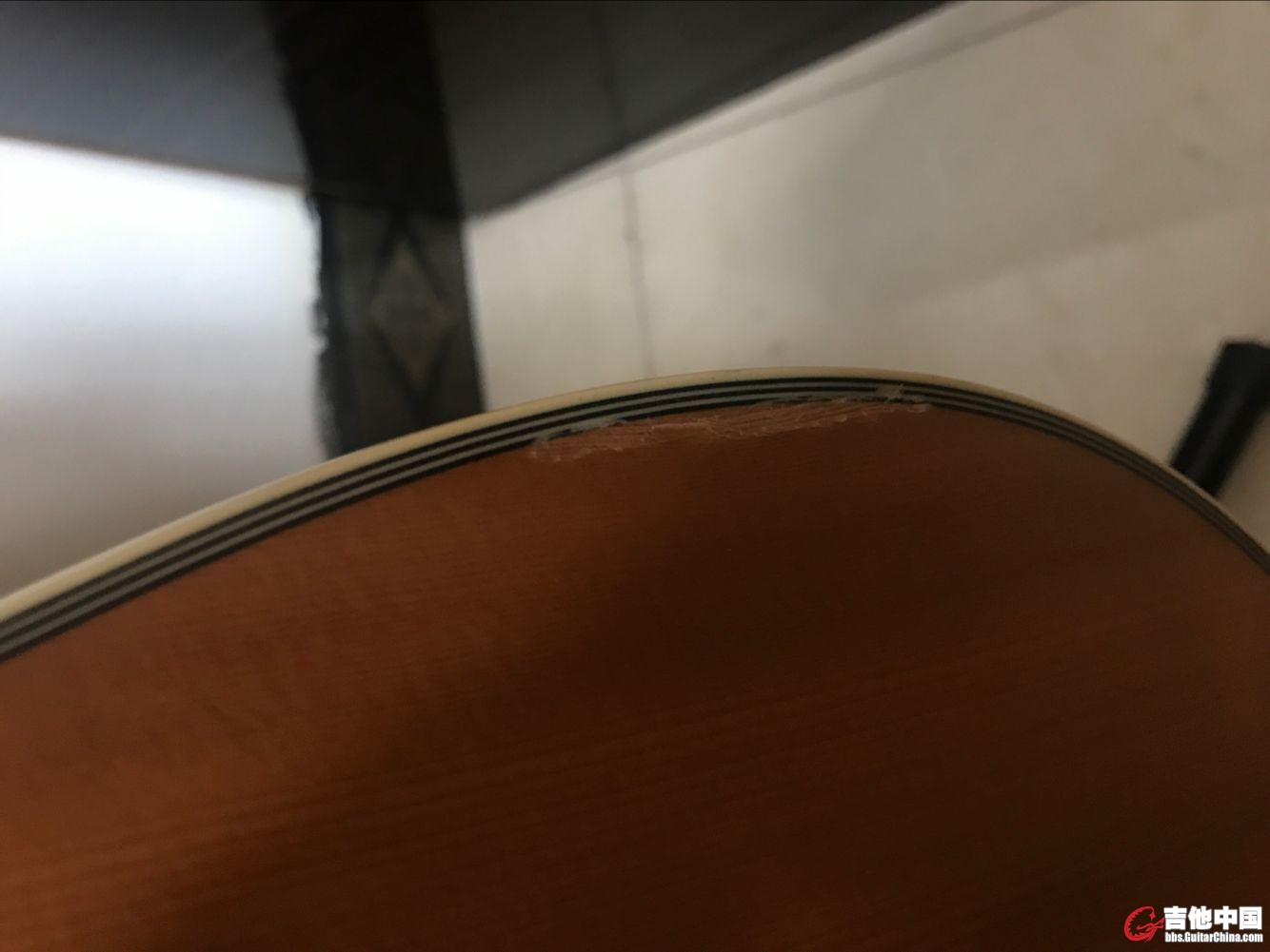 磕碰痕迹