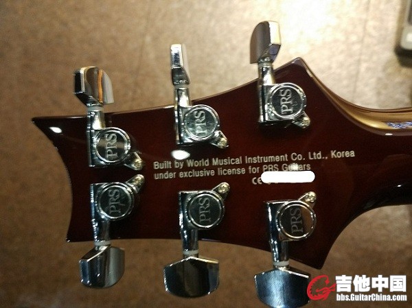 琴头背面