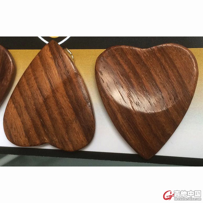 雕刻家爱心玫瑰木.jpg
