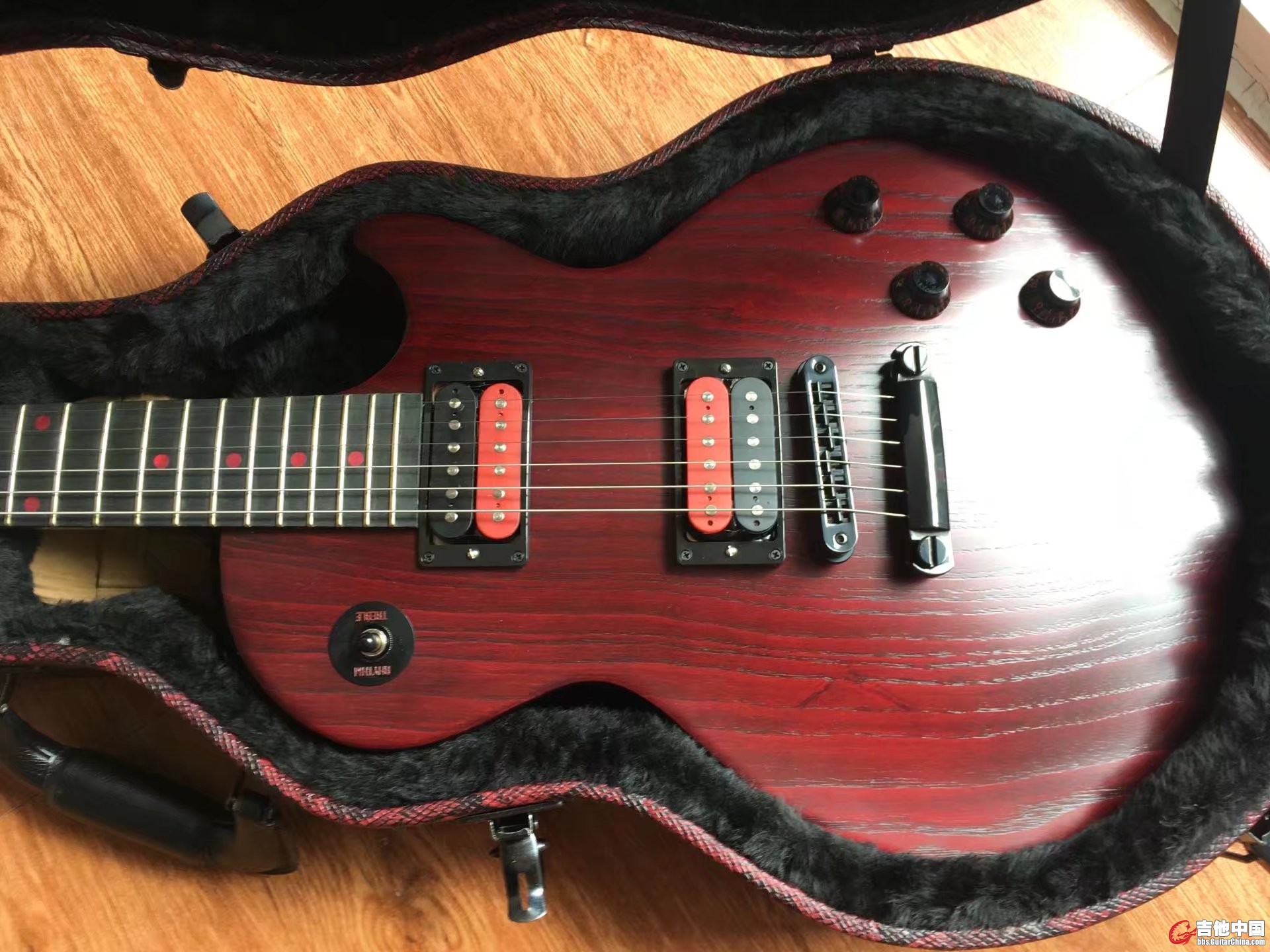 Les Paul Voodoo 5.jpg