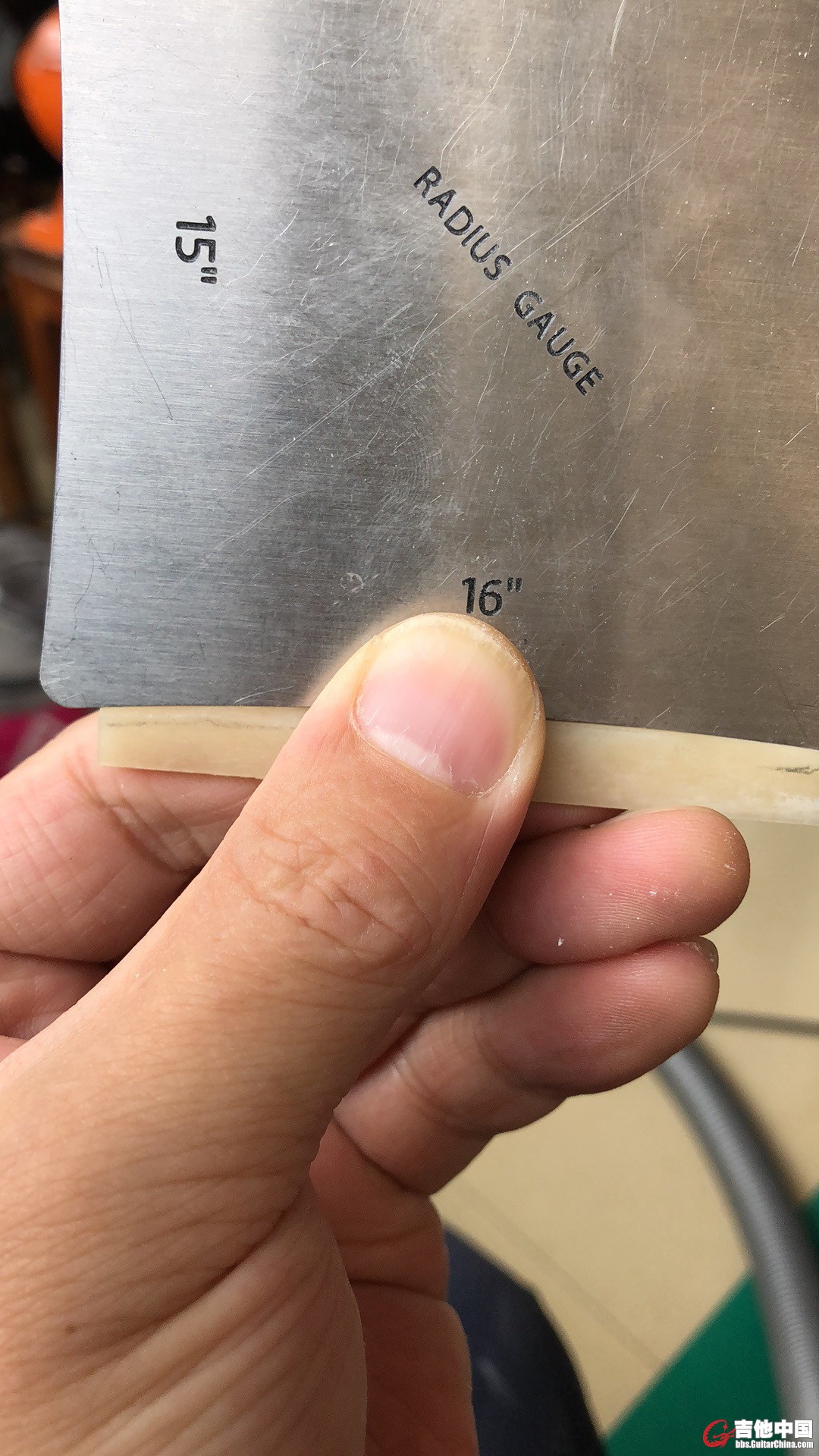 制作中的下弦枕，弧度