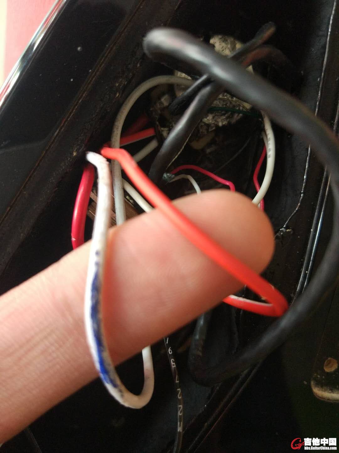 音量电位器出现进拨档两边脚
