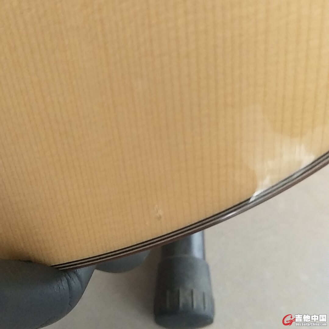 有一处小磕碰